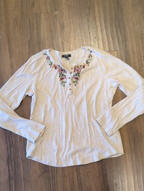 Cream/Tan Long-Sleeve Hanley Style Top with Floral Embroidery And Buttons